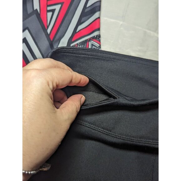 Fabletics Leggings Black Pink Women’s Fitted Geometric Triangles Size Medium - Picture 8 of 15